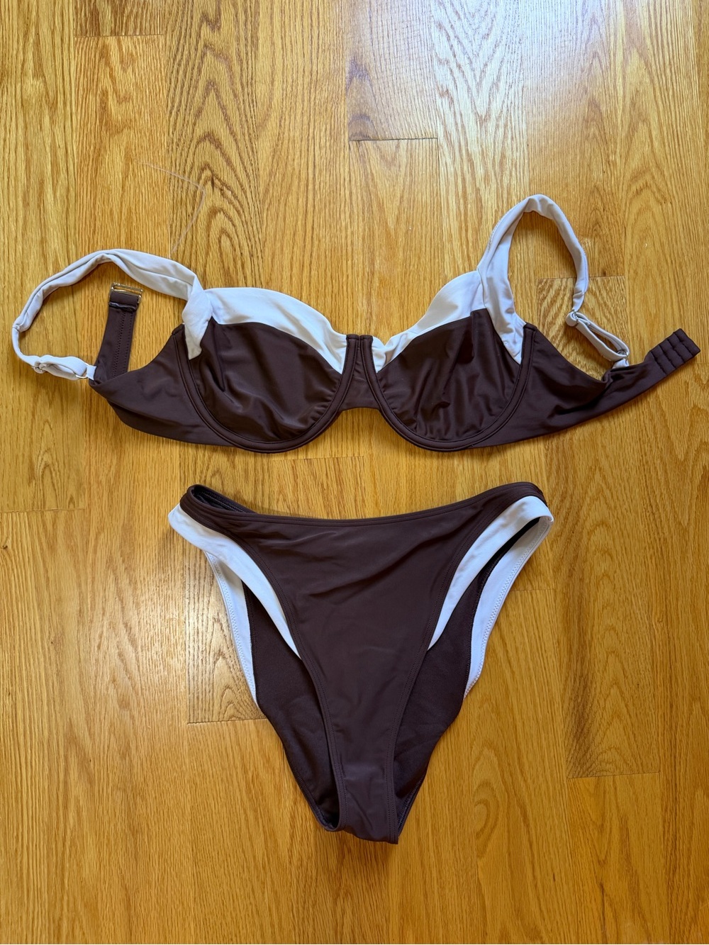 Abercrombie & Fitch Women’s Two-Tone Brown & White Underwire Bikini